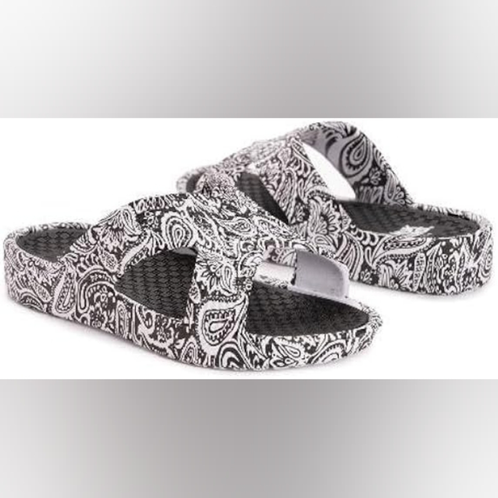 Spa Sandals - Luk ees (NWT)